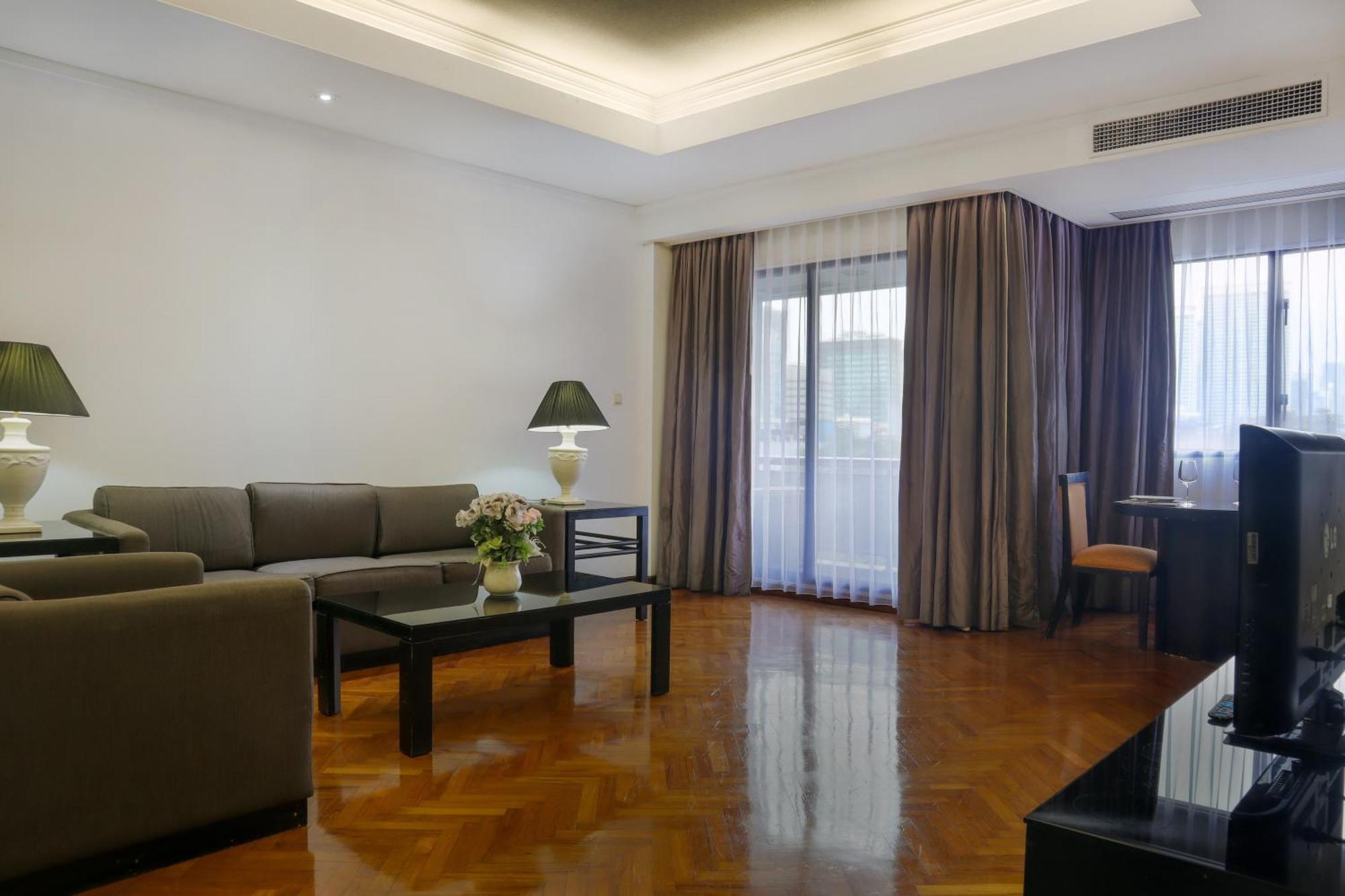 Oakwood Suites Kuningan Jakarta Exterior foto